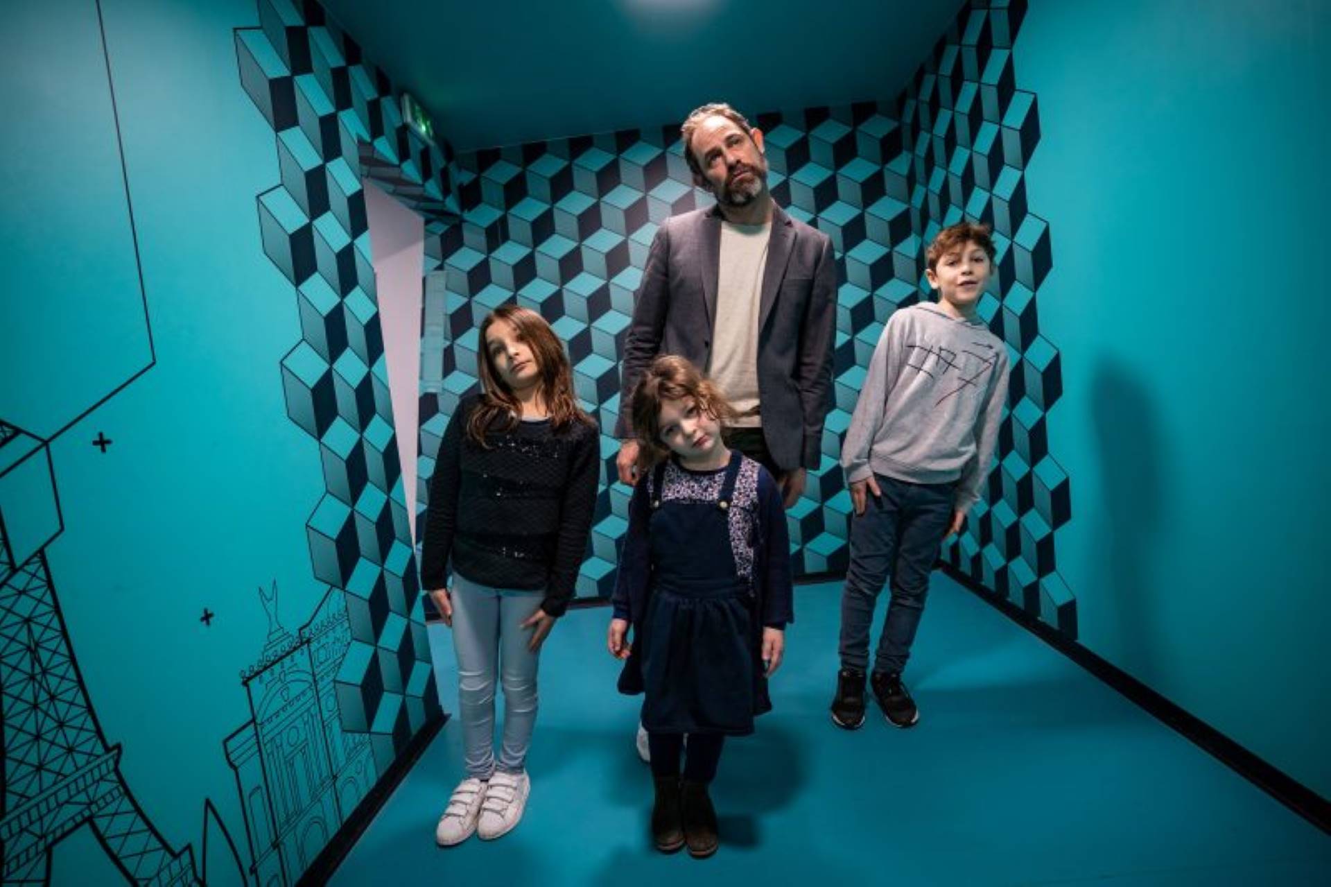 Salle d’attraction terrestre au musée de l’illusion de Lyon - © Musée de l‘illusion