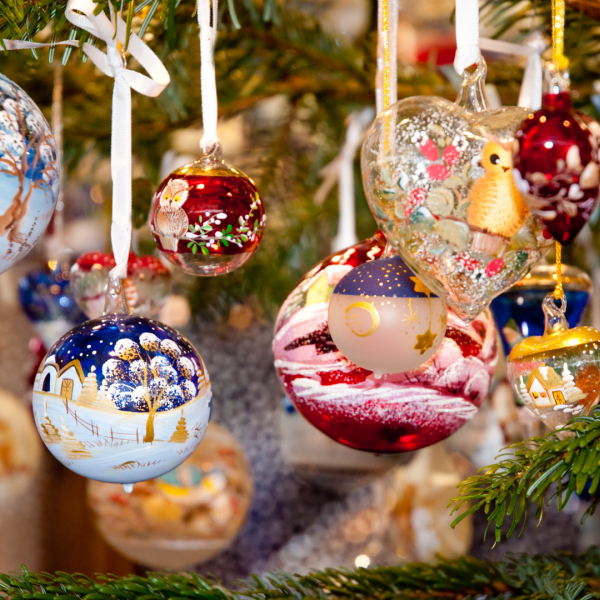 Location Paquets Cadeaux factices décoration de Noël Lyon - Décoration  événementielle à Lyon