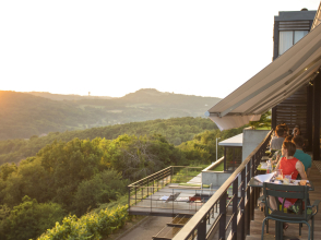 L'Ermitage Cuisine à Manger à Saint-Cyr-au-Mont-d'Or ©Studio Kalice