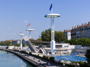 Centre Nautique Tony Bertrand © Travelview / 480464893 / Shutterstock