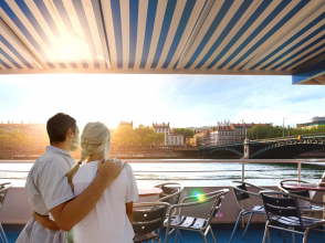 Lovers on a boat, on the Rhône river © Lyon City Boat